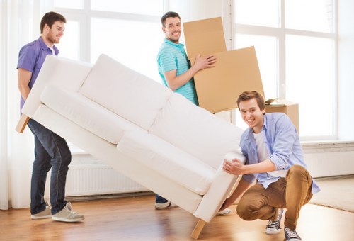Local moving team managing access and parking challenges in Holland Park