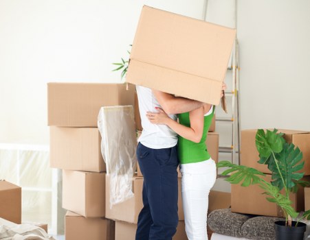 Prepared moving truck for a local Holland Park relocation